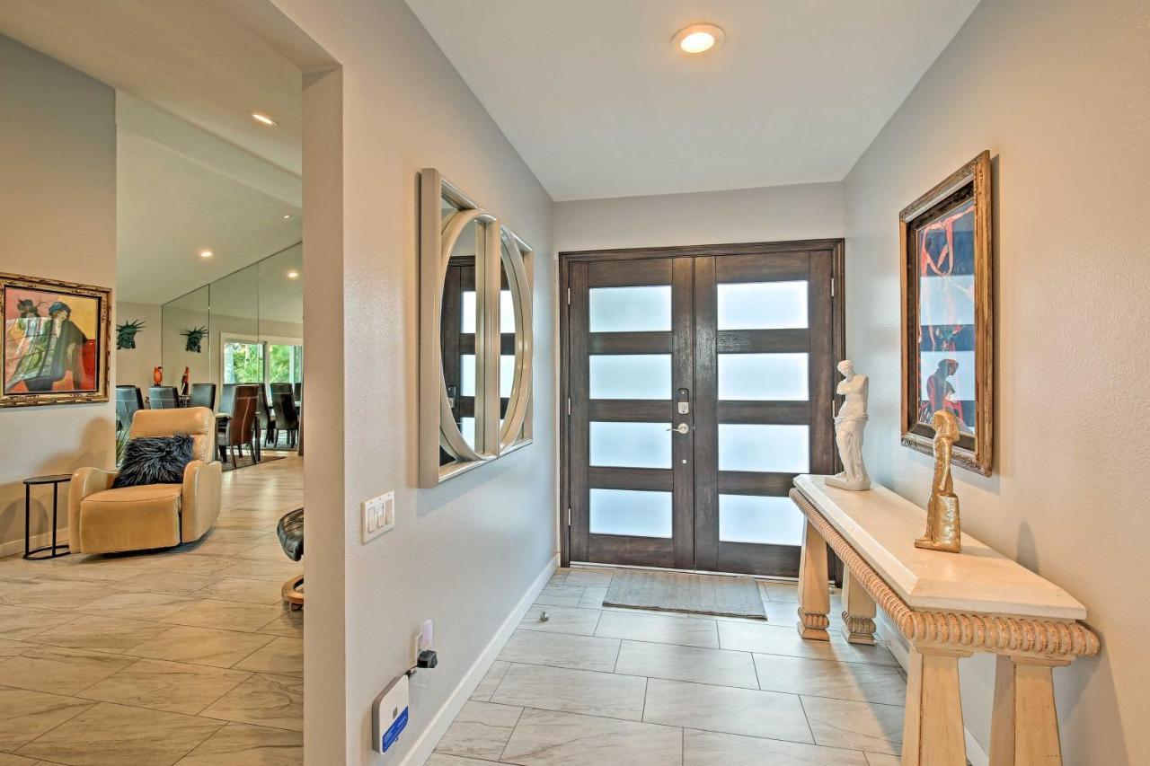 Pet-Friendly Palm Springs Escape With Heated Pool! Villa ภายนอก รูปภาพ